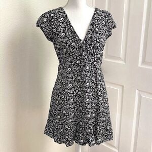 Abercrombie & Fitch Black and White Floral Mini skater Dress Size S